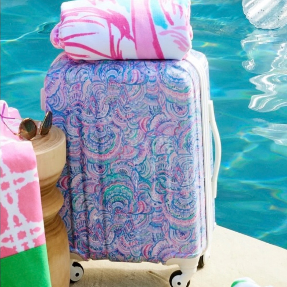 NEW WITH TAGS Lilly Pulitzer Rolling Suitcase